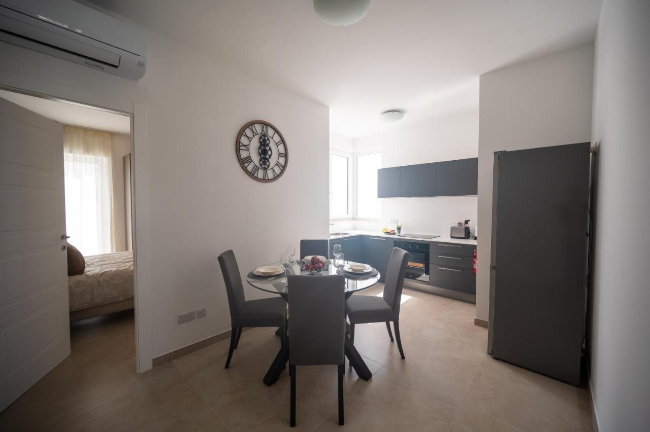 The Address Seafront Suites With Hot Tub Pietà Exteriör bild