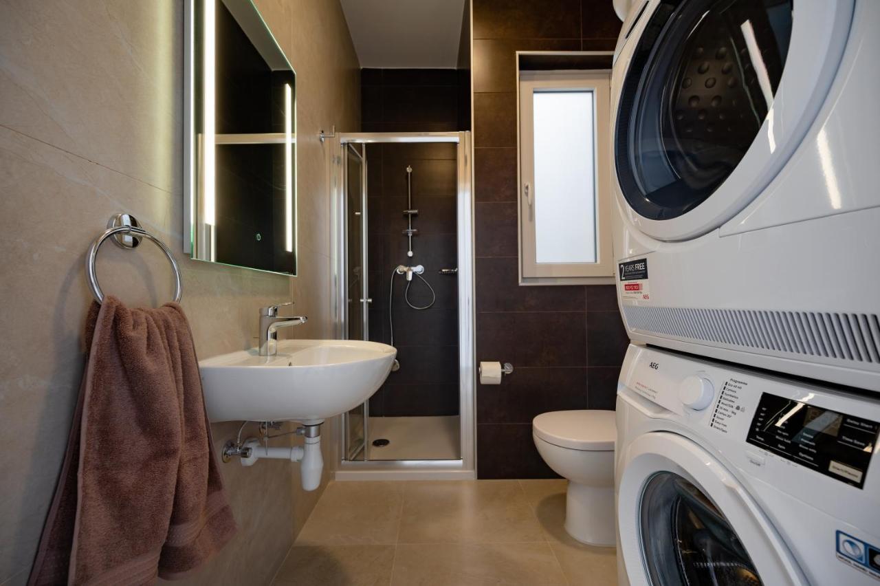 The Address Seafront Suites With Hot Tub Pietà Exteriör bild