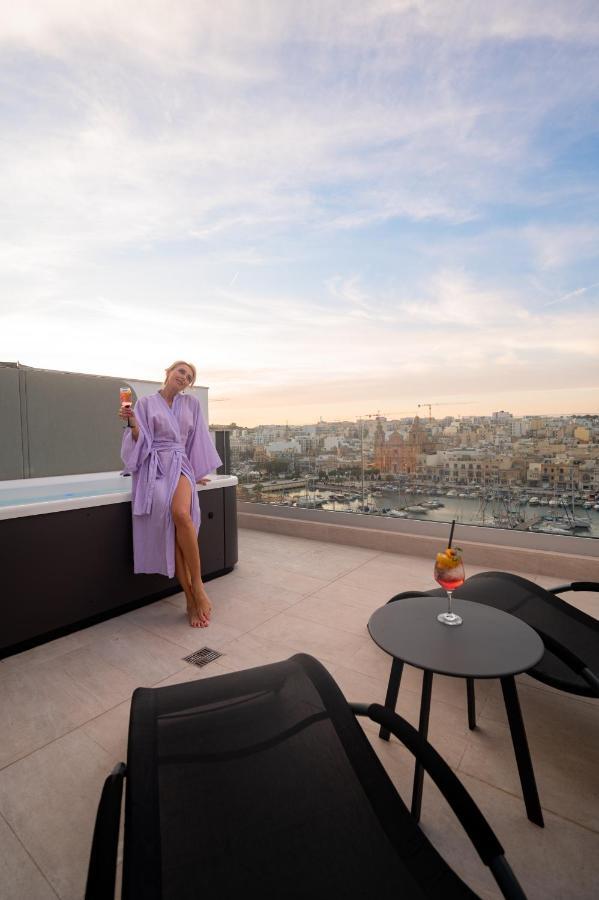 The Address Seafront Suites With Hot Tub Pietà Exteriör bild