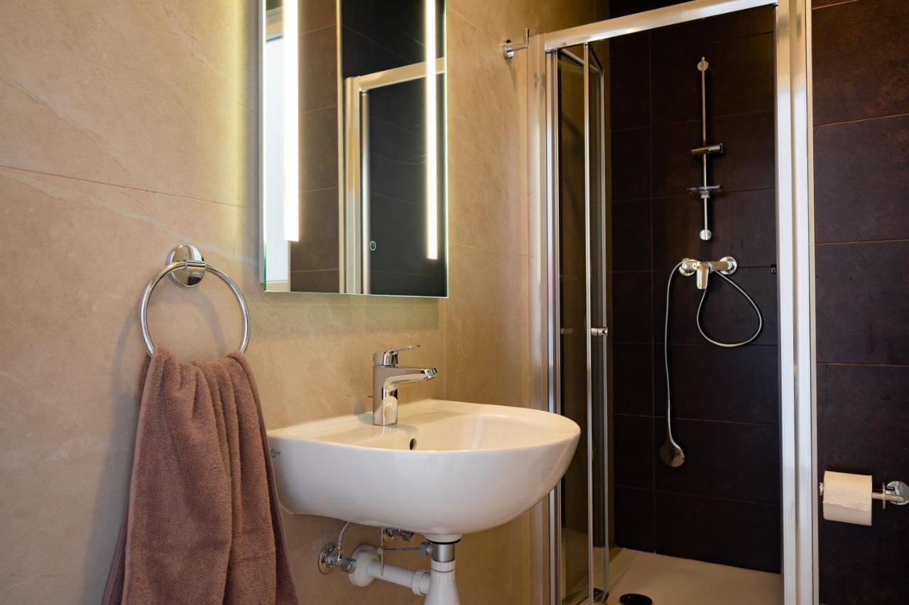 The Address Seafront Suites With Hot Tub Pietà Exteriör bild
