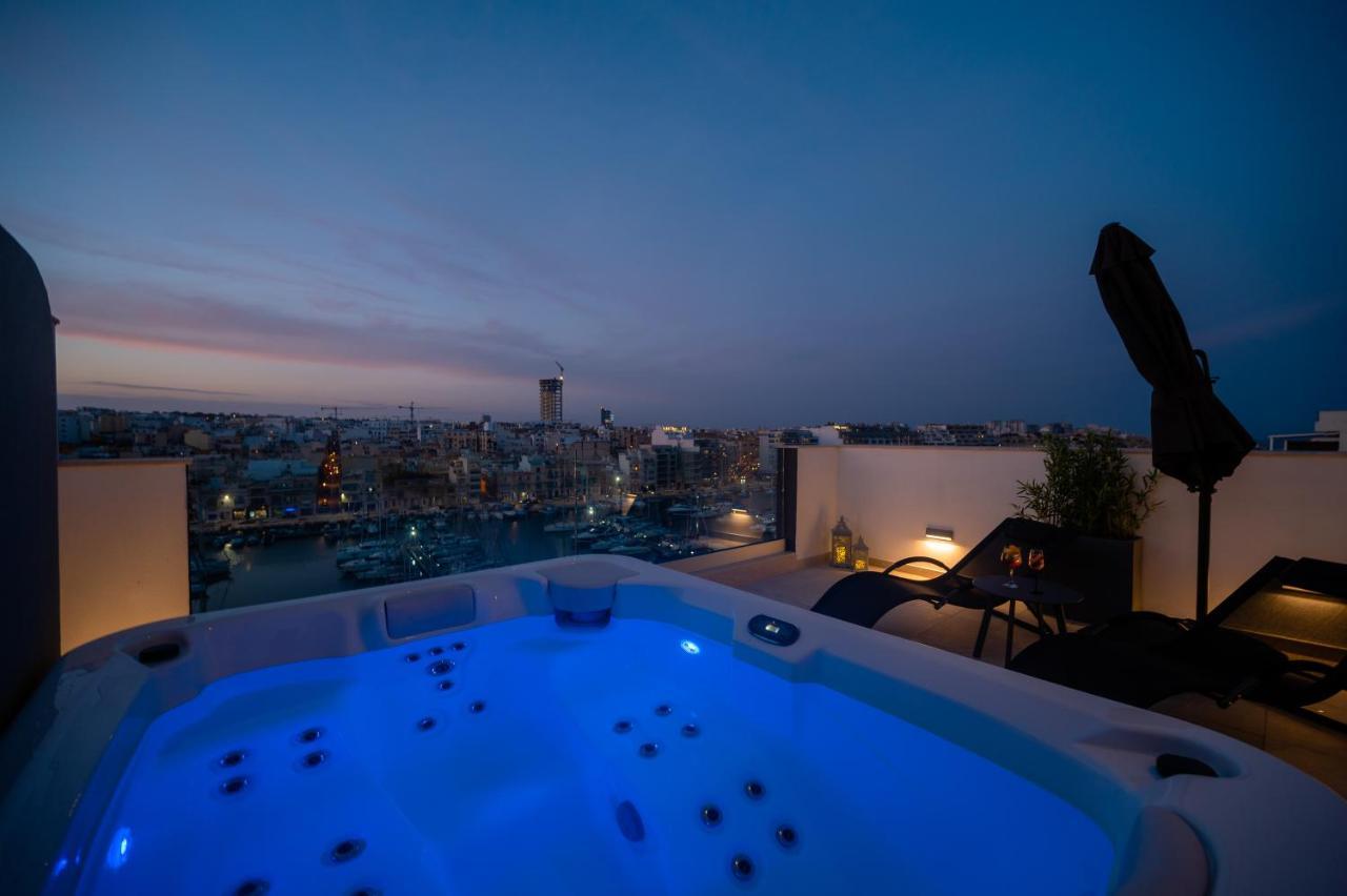 The Address Seafront Suites With Hot Tub Pietà Exteriör bild