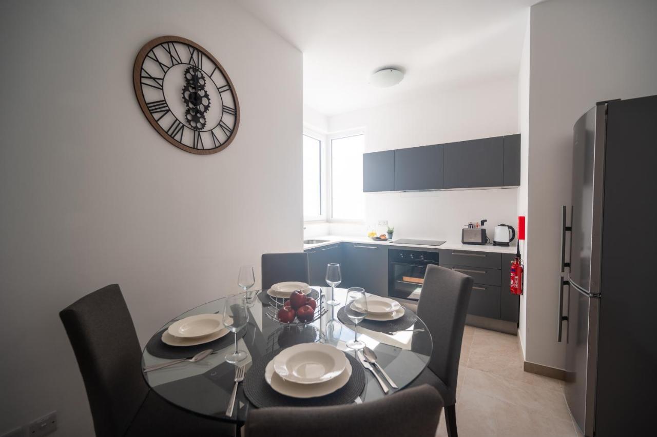 The Address Seafront Suites With Hot Tub Pietà Exteriör bild