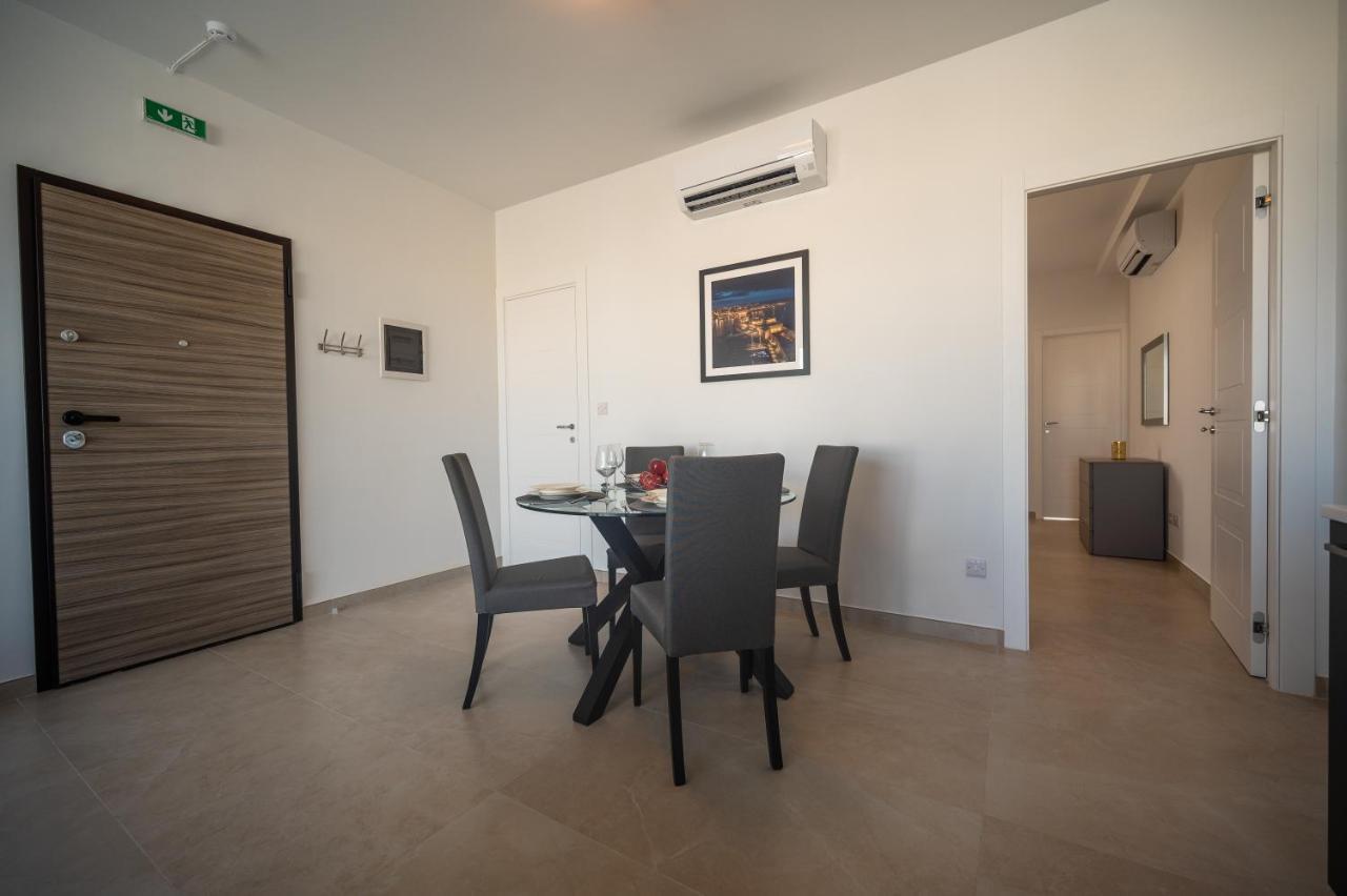 The Address Seafront Suites With Hot Tub Pietà Exteriör bild