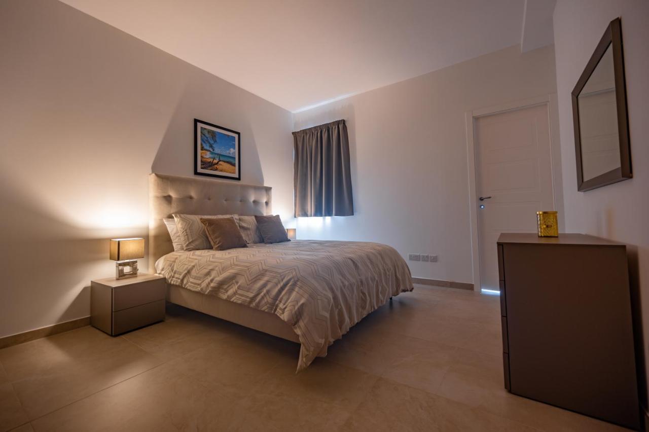 The Address Seafront Suites With Hot Tub Pietà Exteriör bild