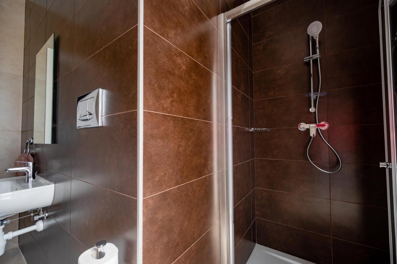 The Address Seafront Suites With Hot Tub Pietà Exteriör bild
