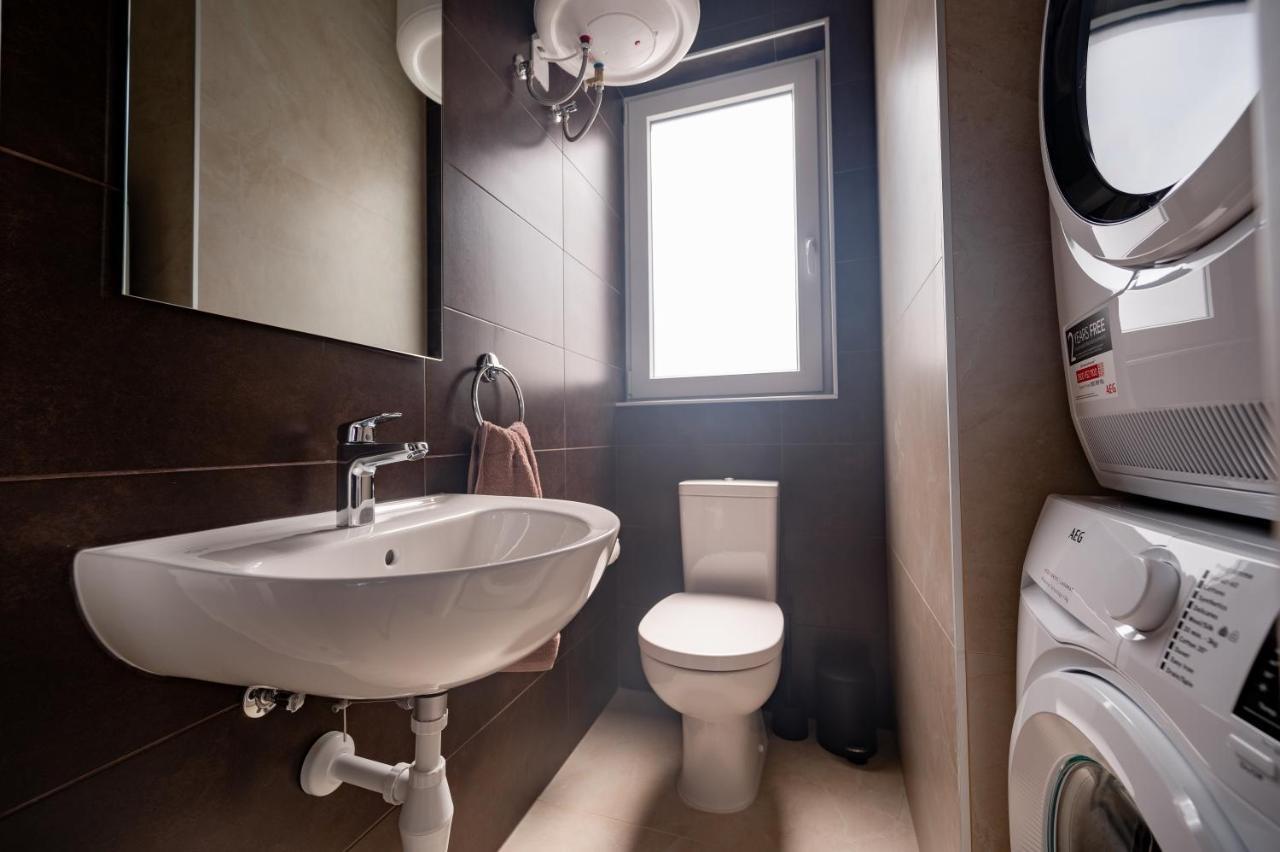 The Address Seafront Suites With Hot Tub Pietà Exteriör bild